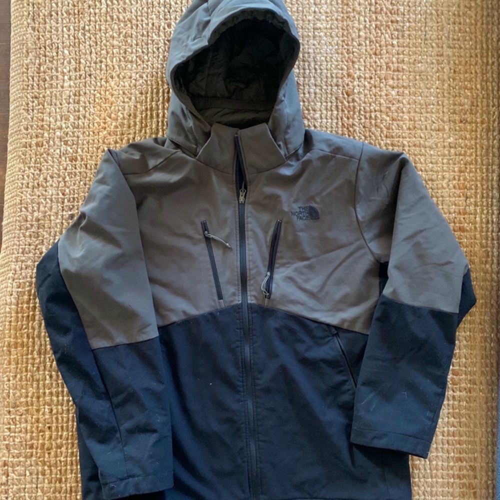 Men’s North Face Jacket with removable hood
